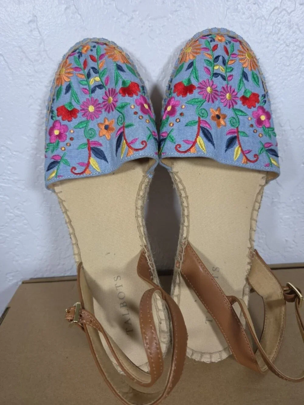 Talbots Izzy d'Orsay Espadrille Chambray Floral Embroidered Flats Size 9